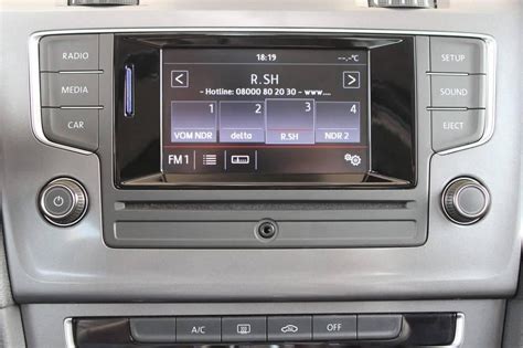 Centre the logo and save as. . Vw composition colour dab radio system